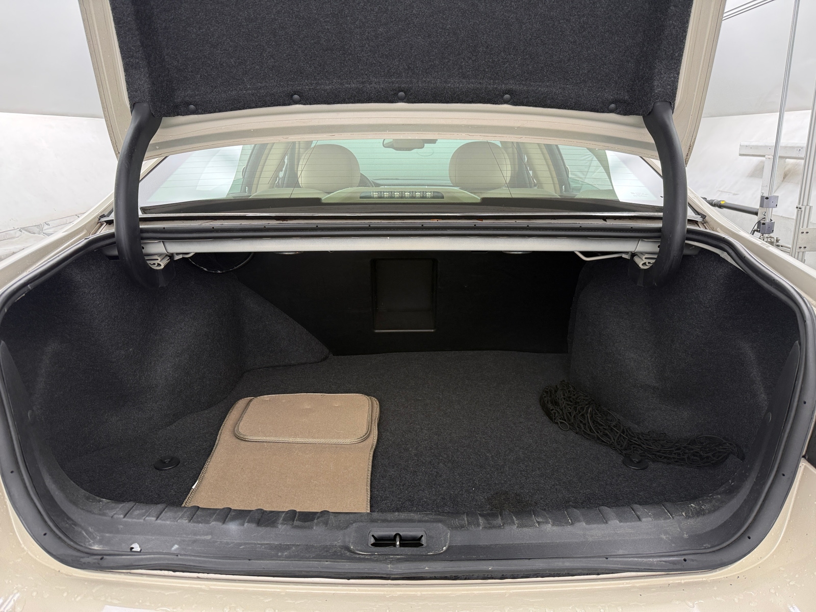 Thumbnail: 2011 Buick Lucerne - 6