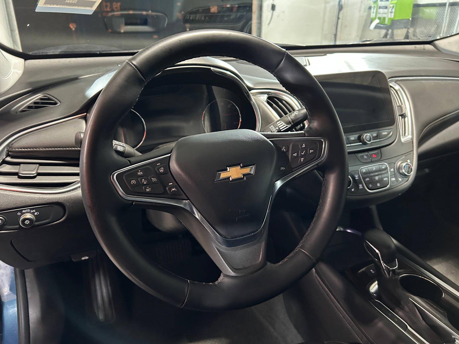 Thumbnail: 2024 Chevrolet Malibu - 4