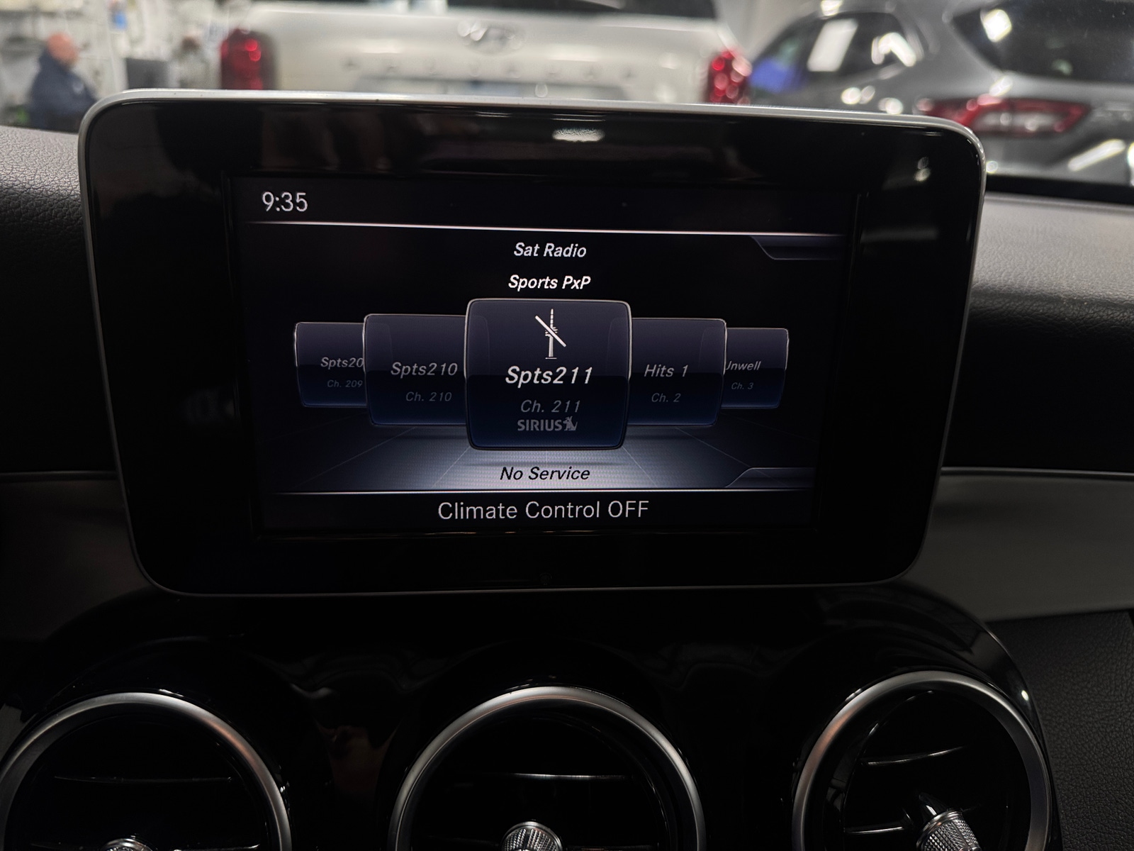 Thumbnail: 2015 Mercedes-Benz C-Class - 3