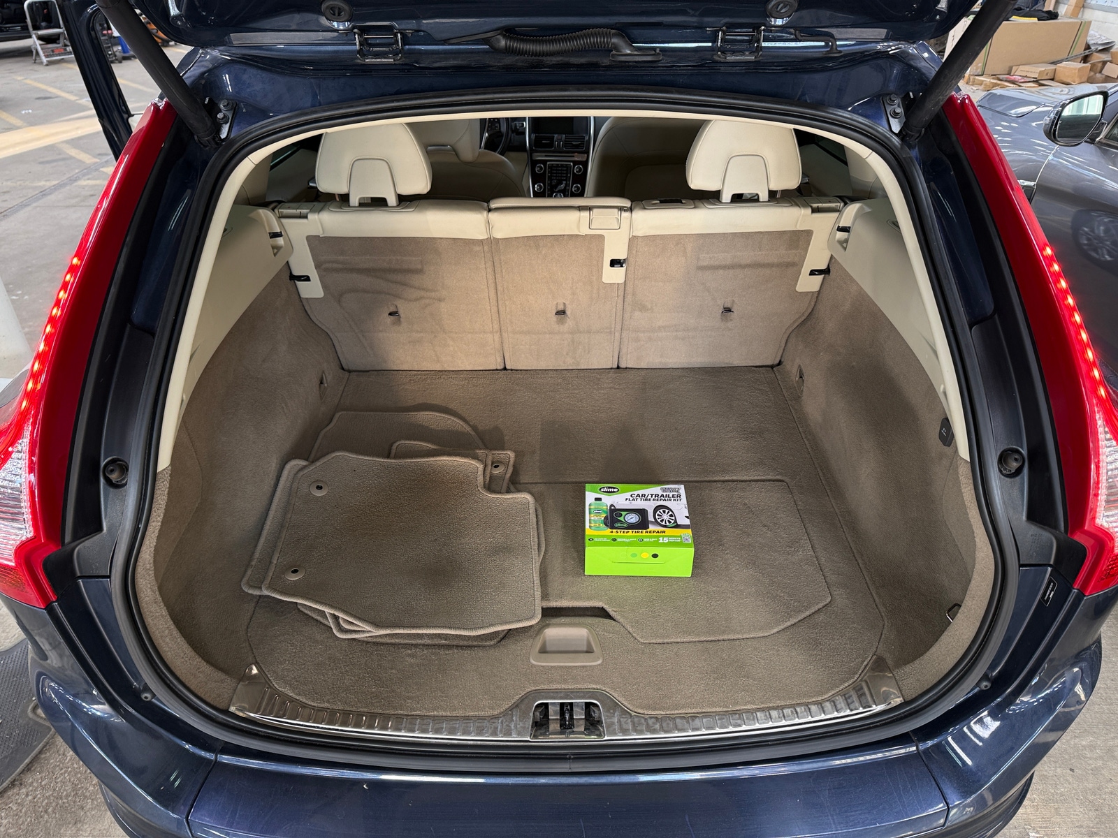 Thumbnail: 2015 Volvo XC60 - 6