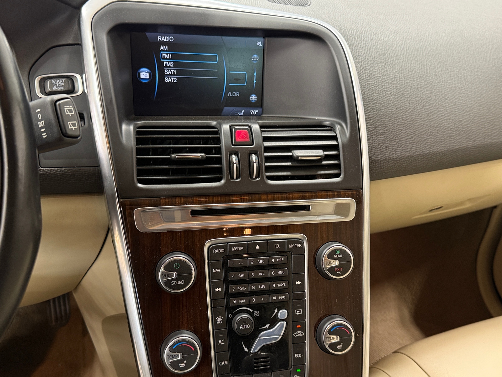 Thumbnail: 2015 Volvo XC60 - 3