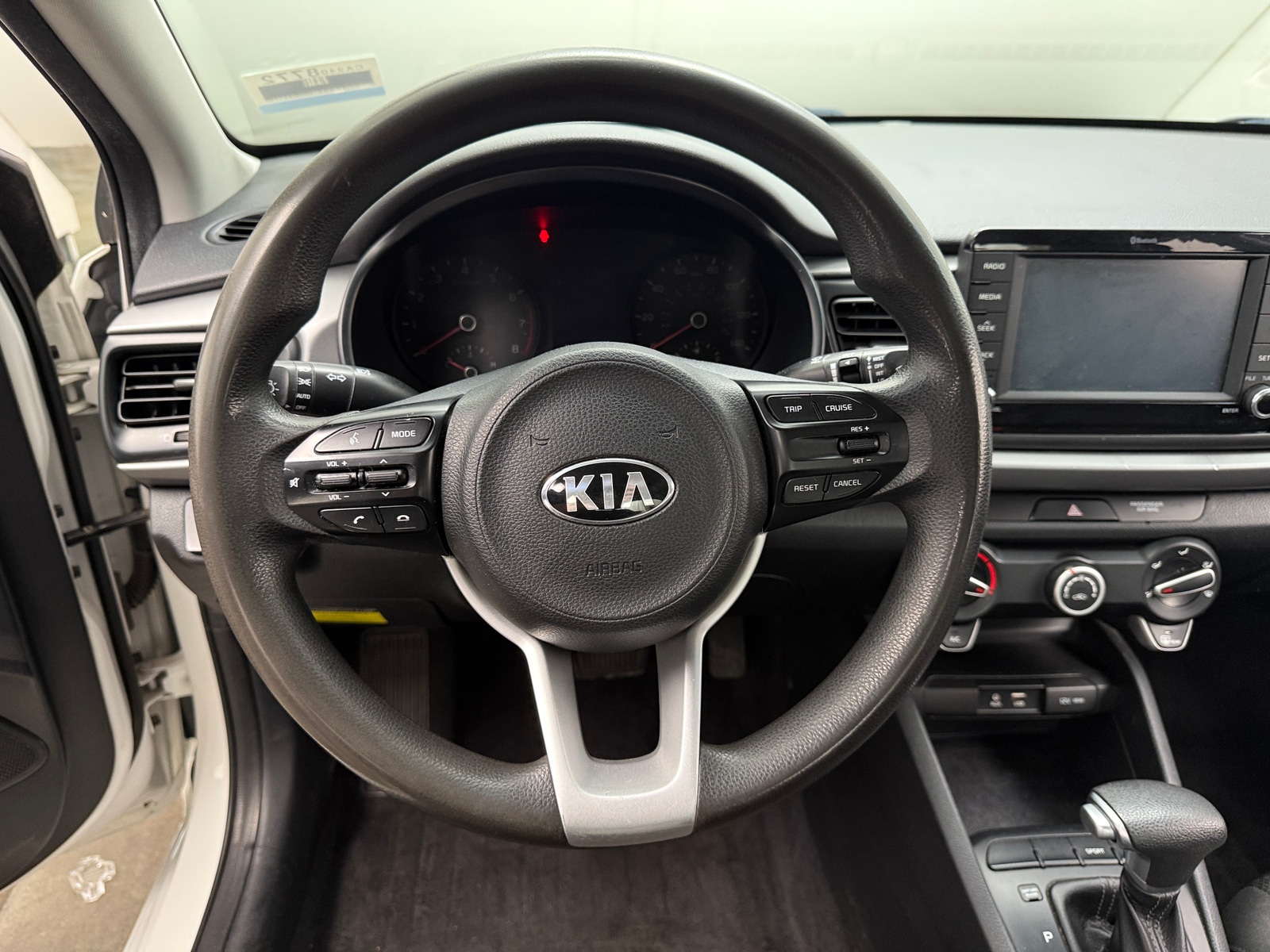 Thumbnail: 2020 Kia Rio - 5
