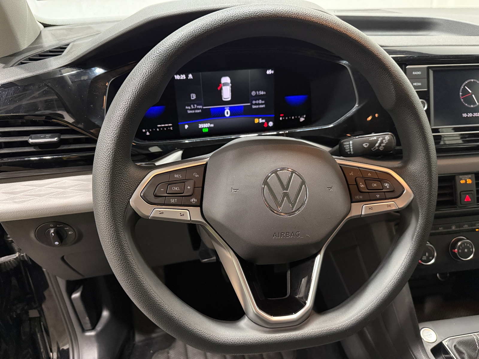 Thumbnail: 2022 Volkswagen Taos - 5