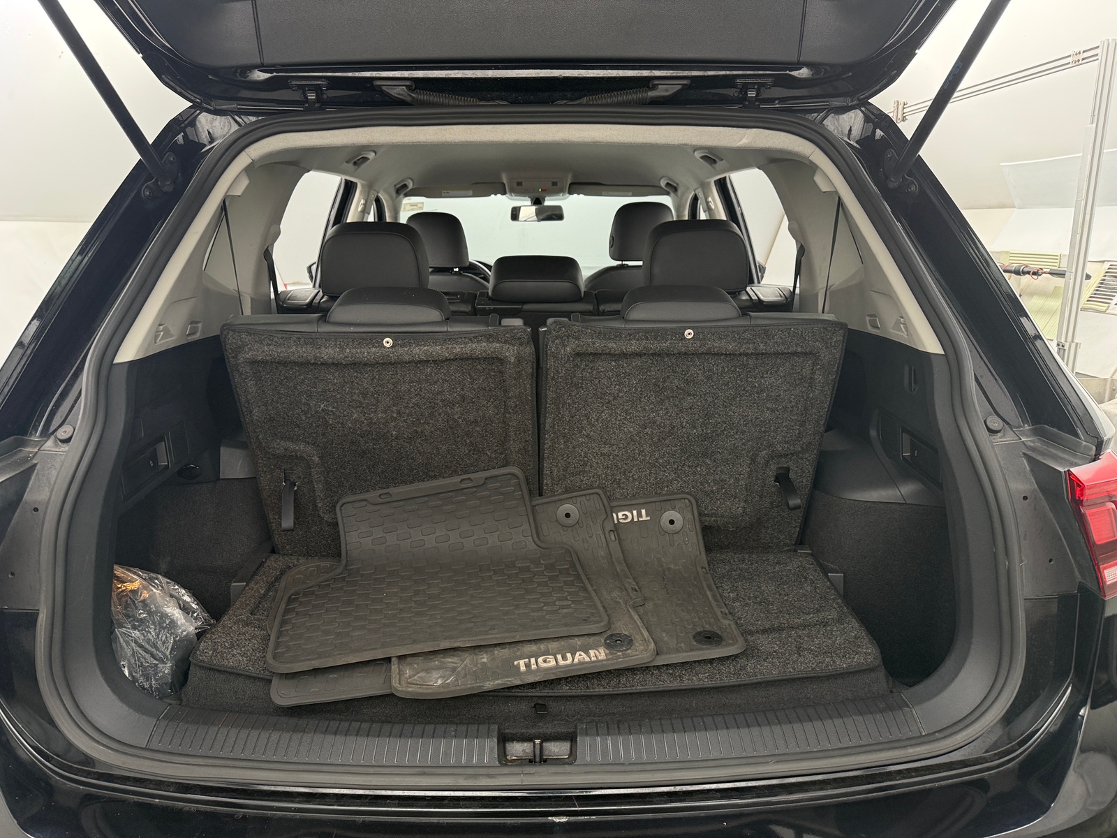 Thumbnail: 2020 Volkswagen Tiguan - 6