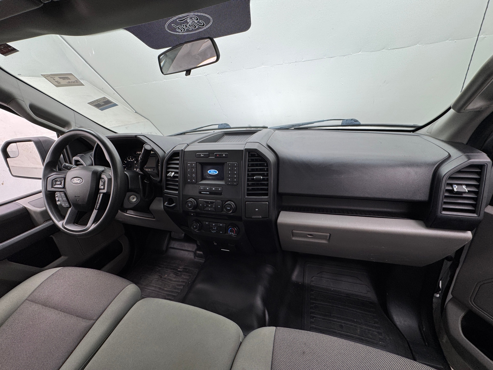 Thumbnail: 2018 Ford Econoline - 3