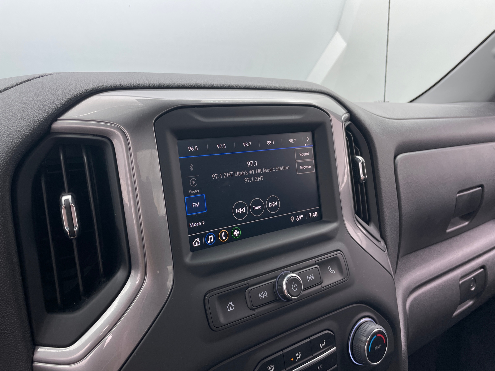 Thumbnail: 2024 Chevrolet Silverado 1500 - 3