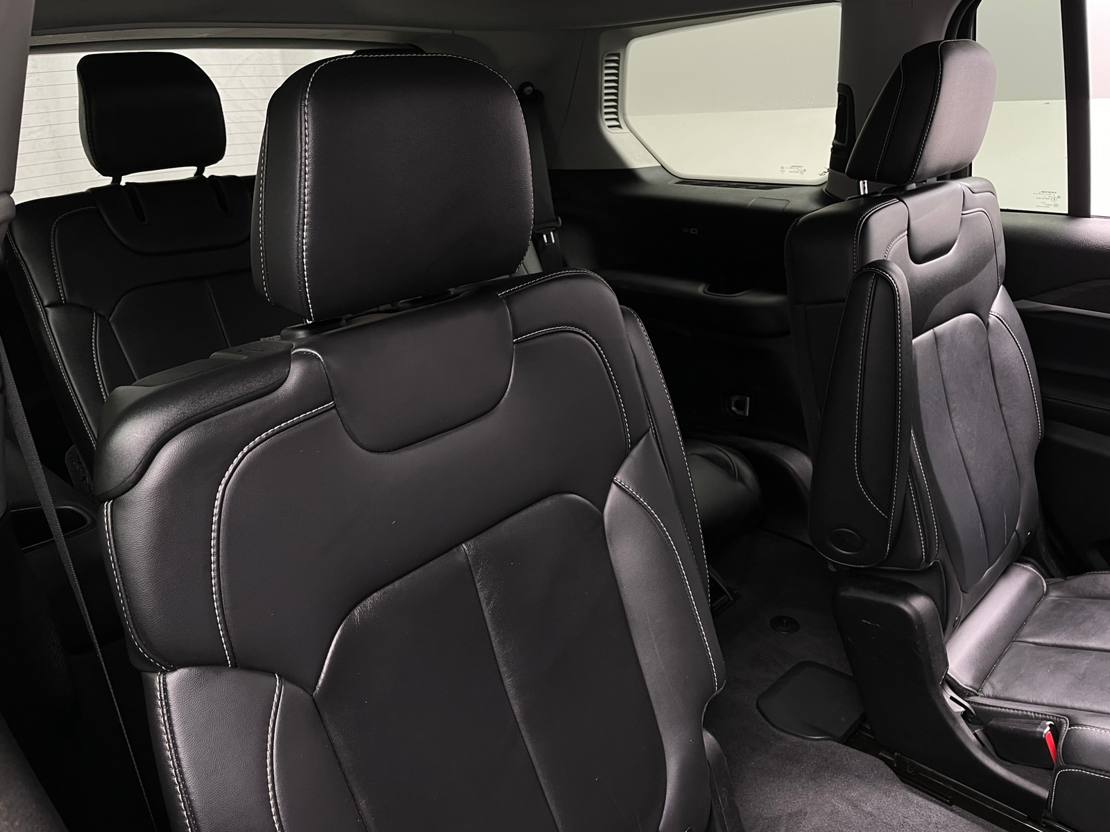 Thumbnail: 2022 Jeep Grand Cherokee L - 5