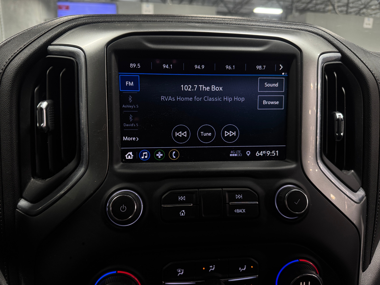 Thumbnail: 2020 Chevrolet Silverado 1500 - 4