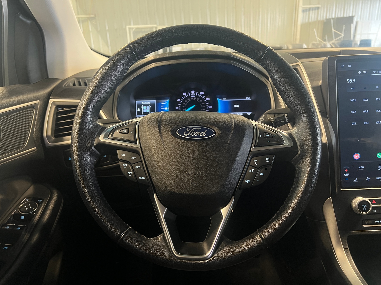 Thumbnail: 2022 Ford Edge - 4