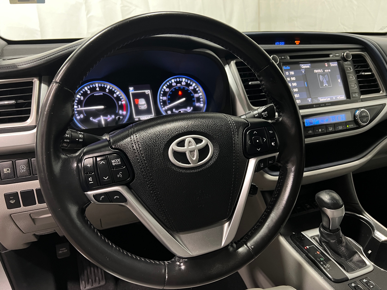 Thumbnail: 2017 Toyota Highlander - 4