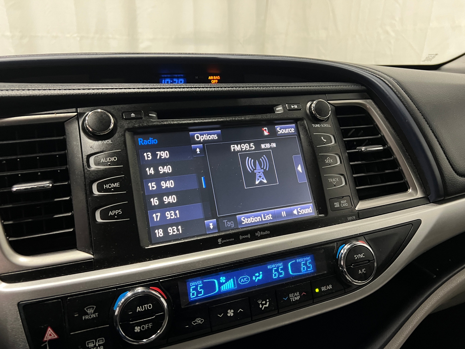Thumbnail: 2017 Toyota Highlander - 3