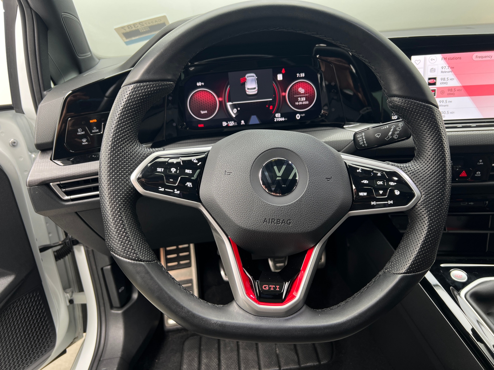 Thumbnail: 2023 Volkswagen Golf - 4