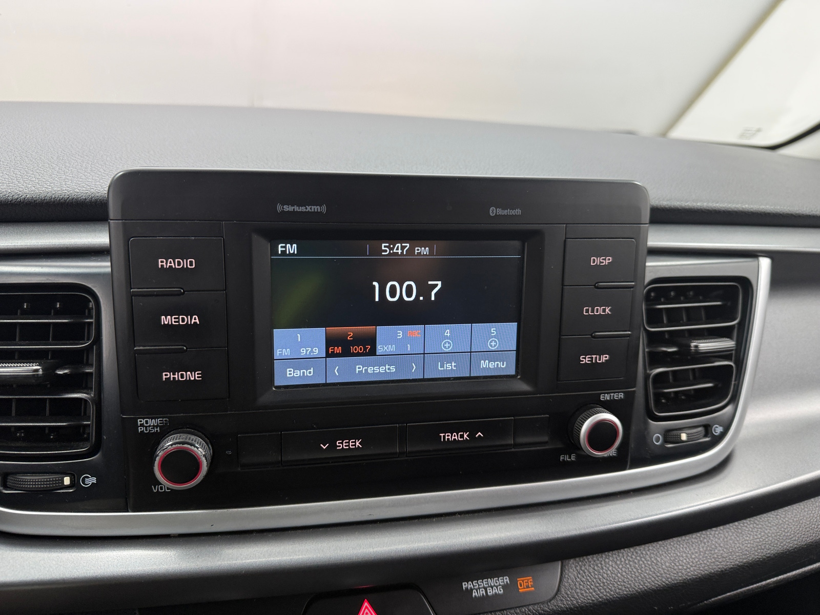 Thumbnail: 2019 Kia Rio - 4