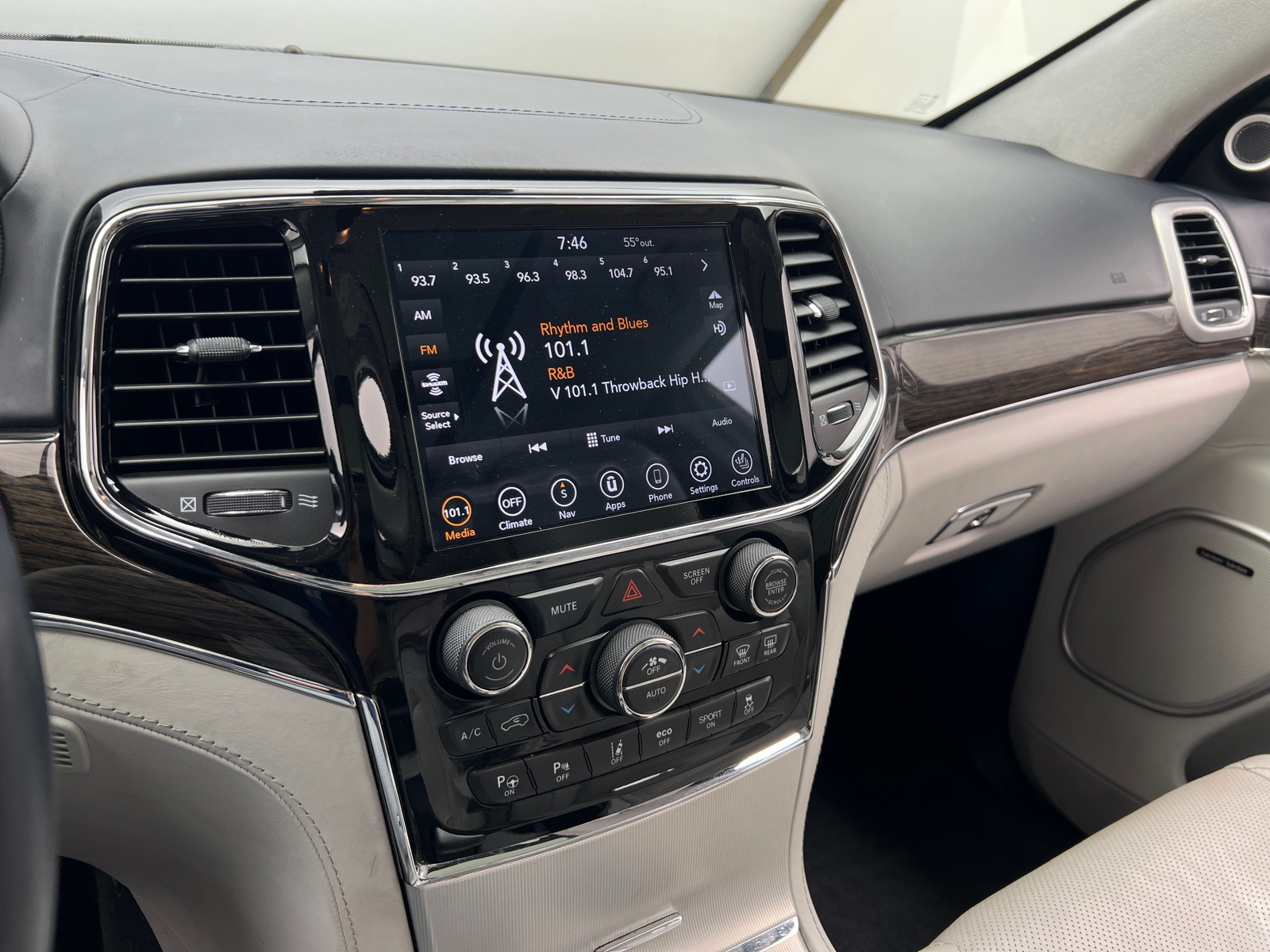 Thumbnail: 2020 Jeep Grand Cherokee - 3