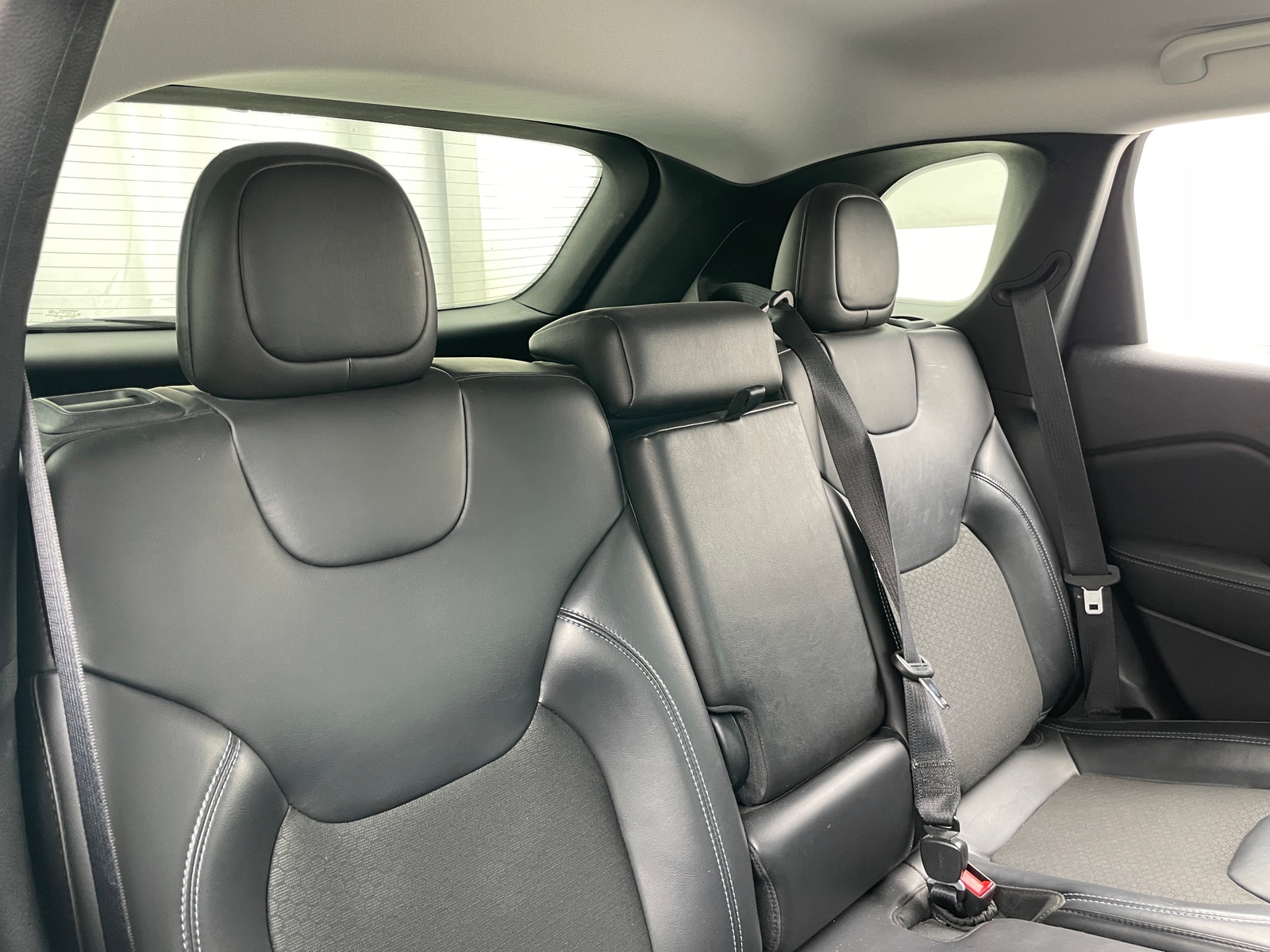 Thumbnail: 2020 Jeep Cherokee - 6