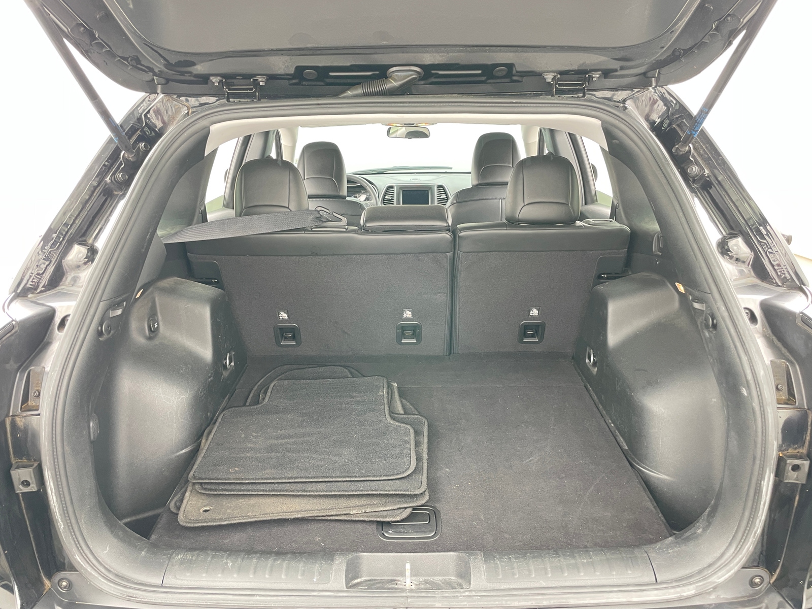 Thumbnail: 2020 Jeep Cherokee - 7