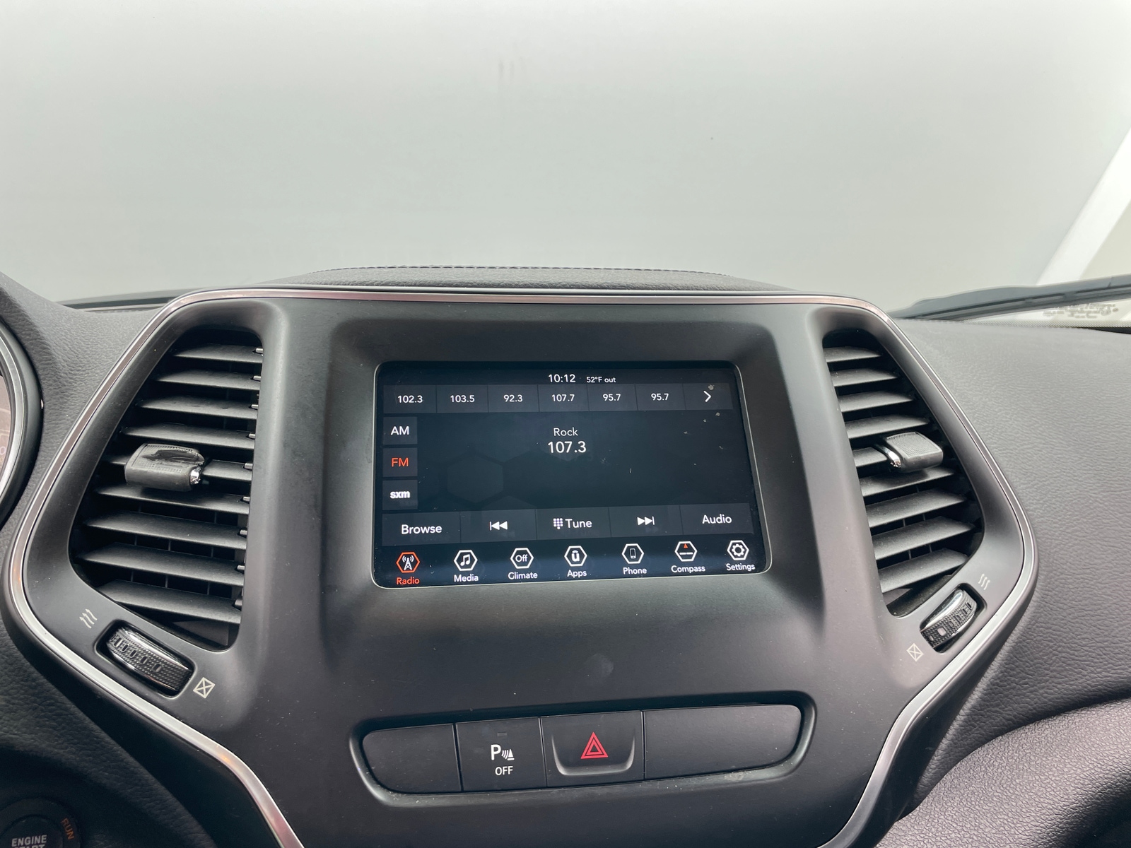 Thumbnail: 2020 Jeep Cherokee - 4