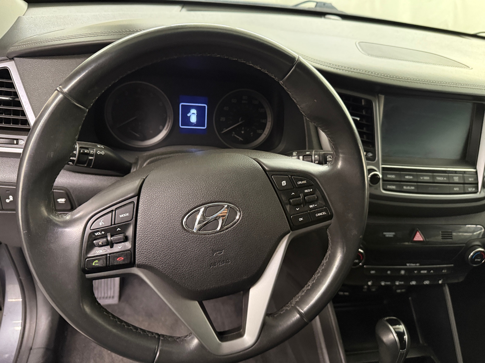 Thumbnail: 2017 Hyundai Tucson - 4
