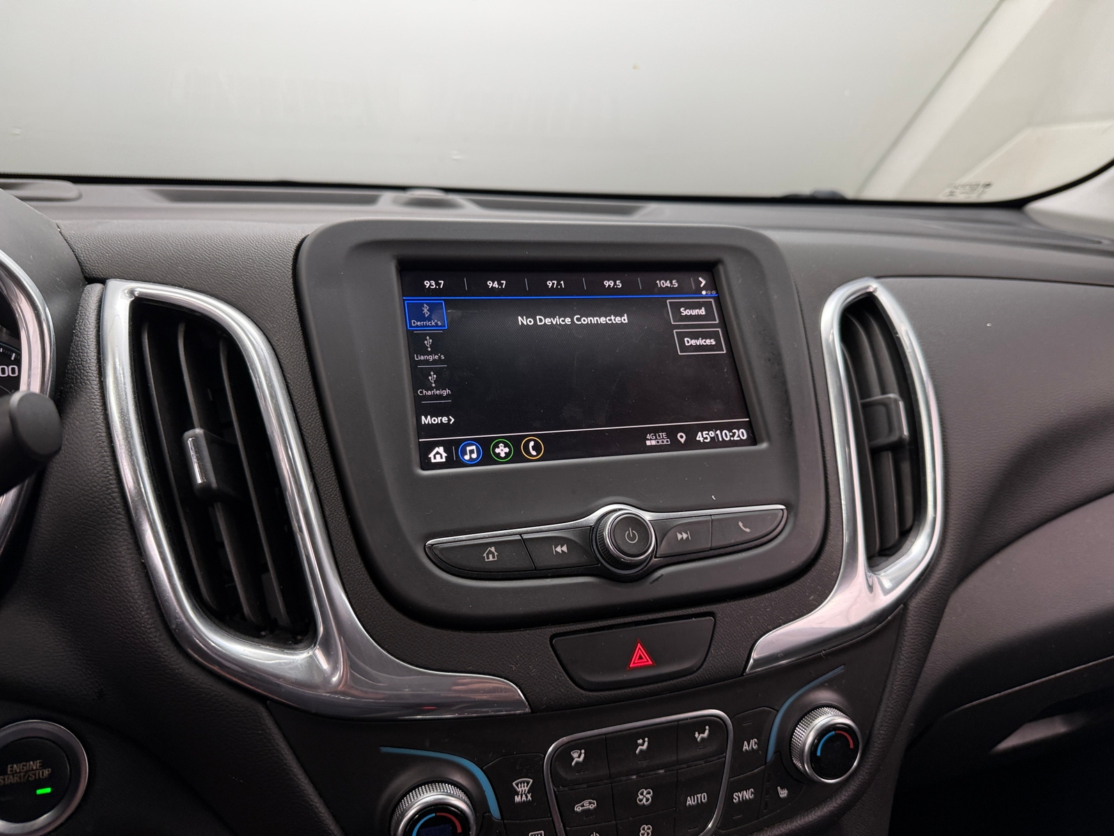 Thumbnail: 2020 Chevrolet Equinox - 4