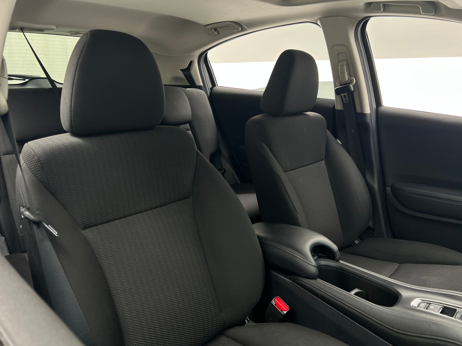 Thumbnail: 2016 Honda HR-V - 2
