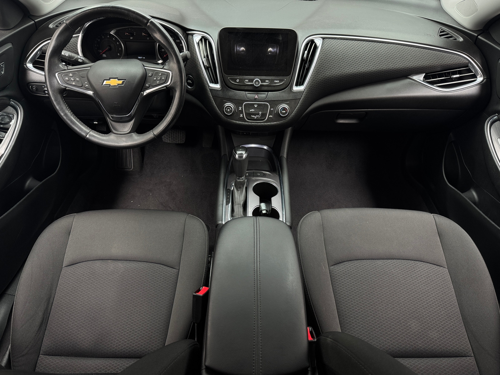 Thumbnail: 2018 Chevrolet Malibu - 3