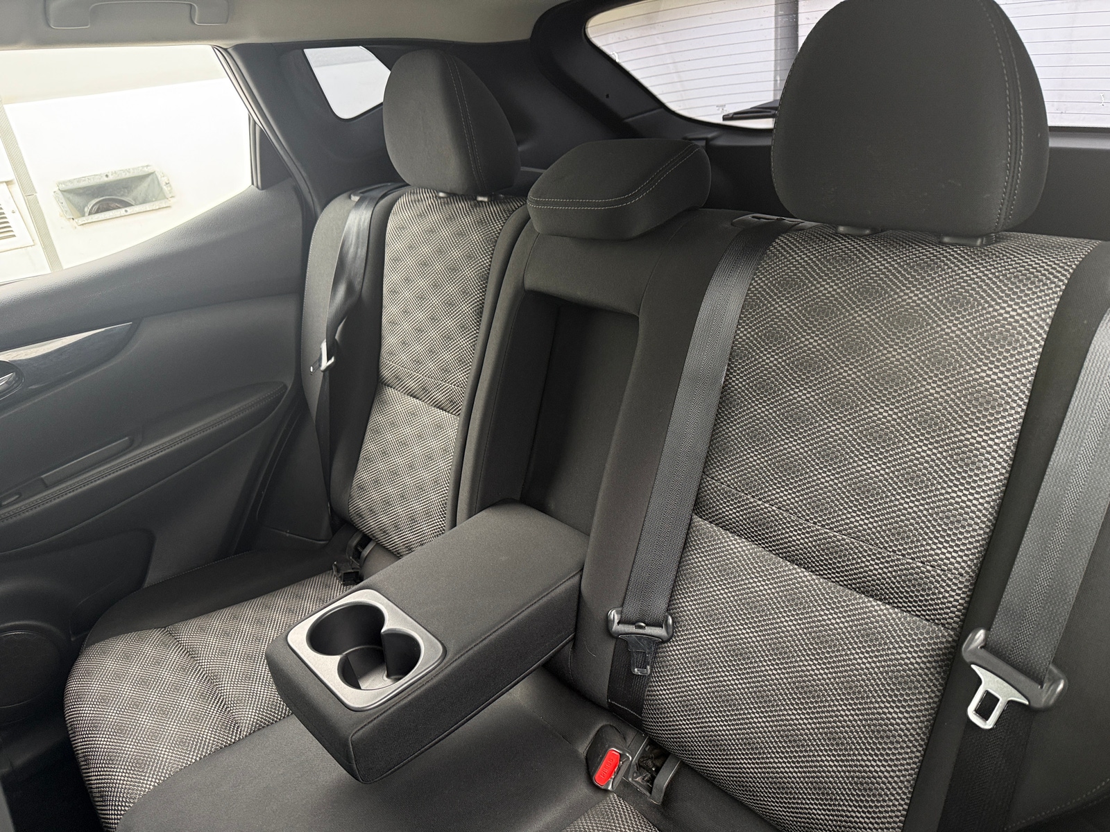 Thumbnail: 2017 Nissan Rogue Sport - 6
