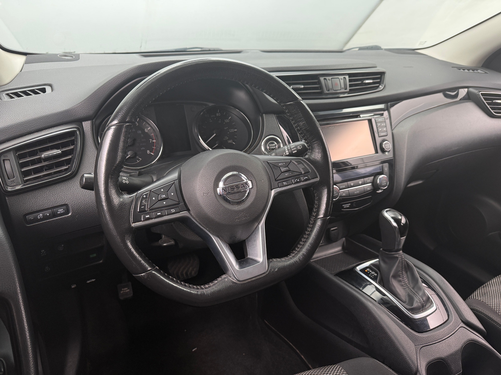Thumbnail: 2017 Nissan Rogue Sport - 5