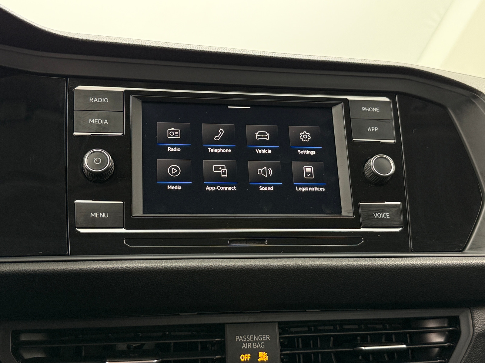 Thumbnail: 2020 Volkswagen Jetta - 4