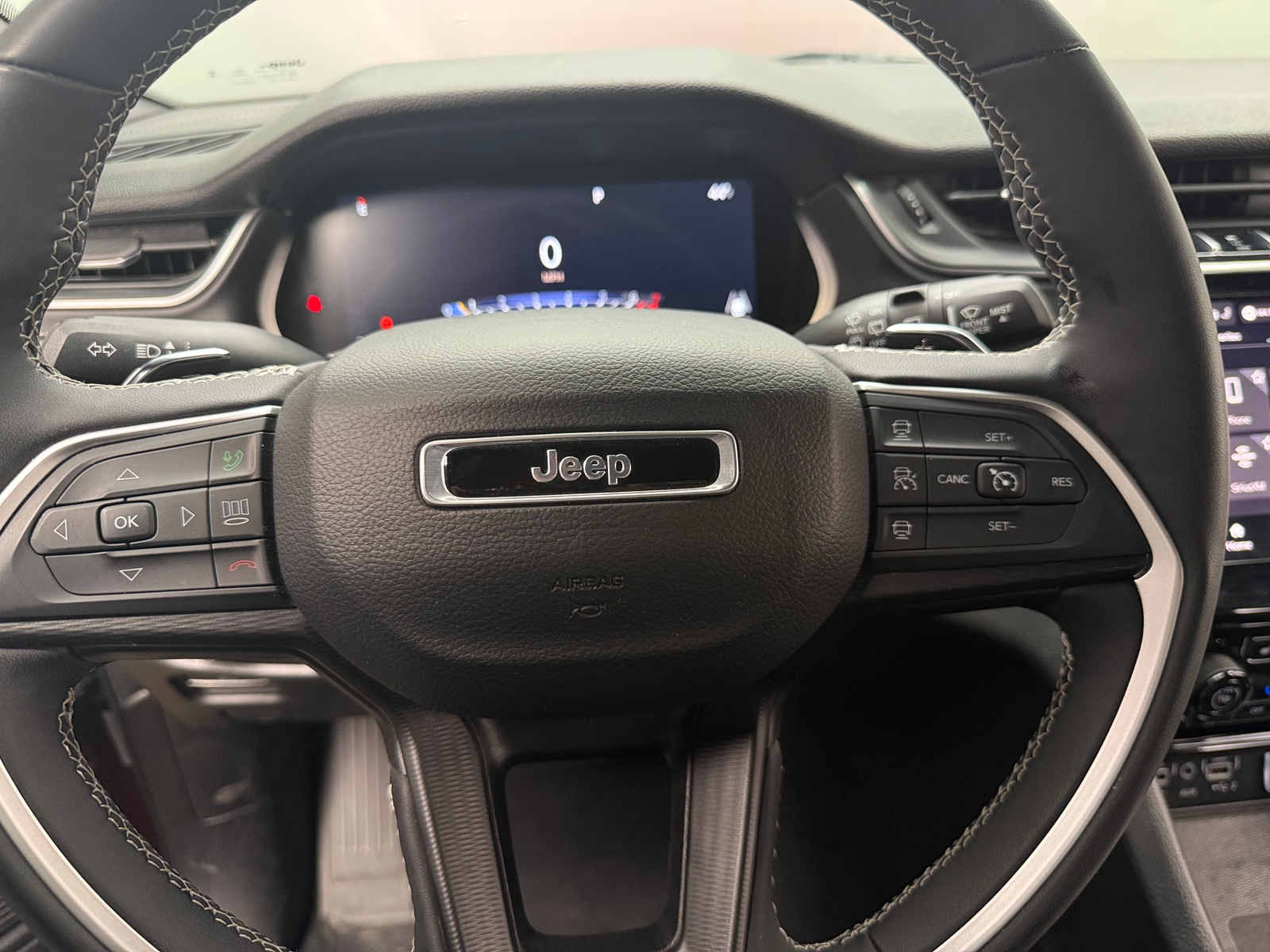 Thumbnail: 2024 Jeep Grand Cherokee - 5