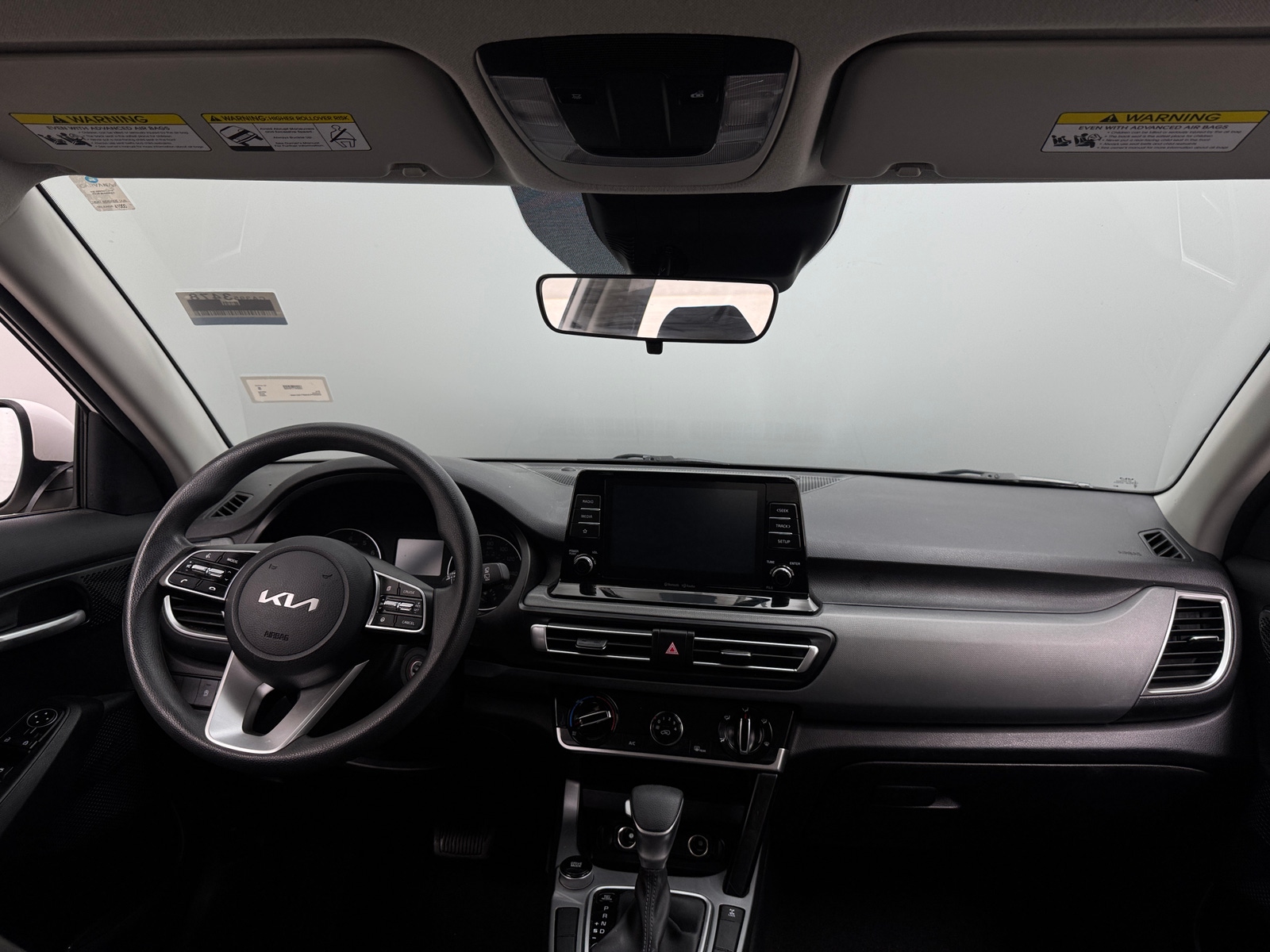 Thumbnail: 2023 Kia Seltos - 3