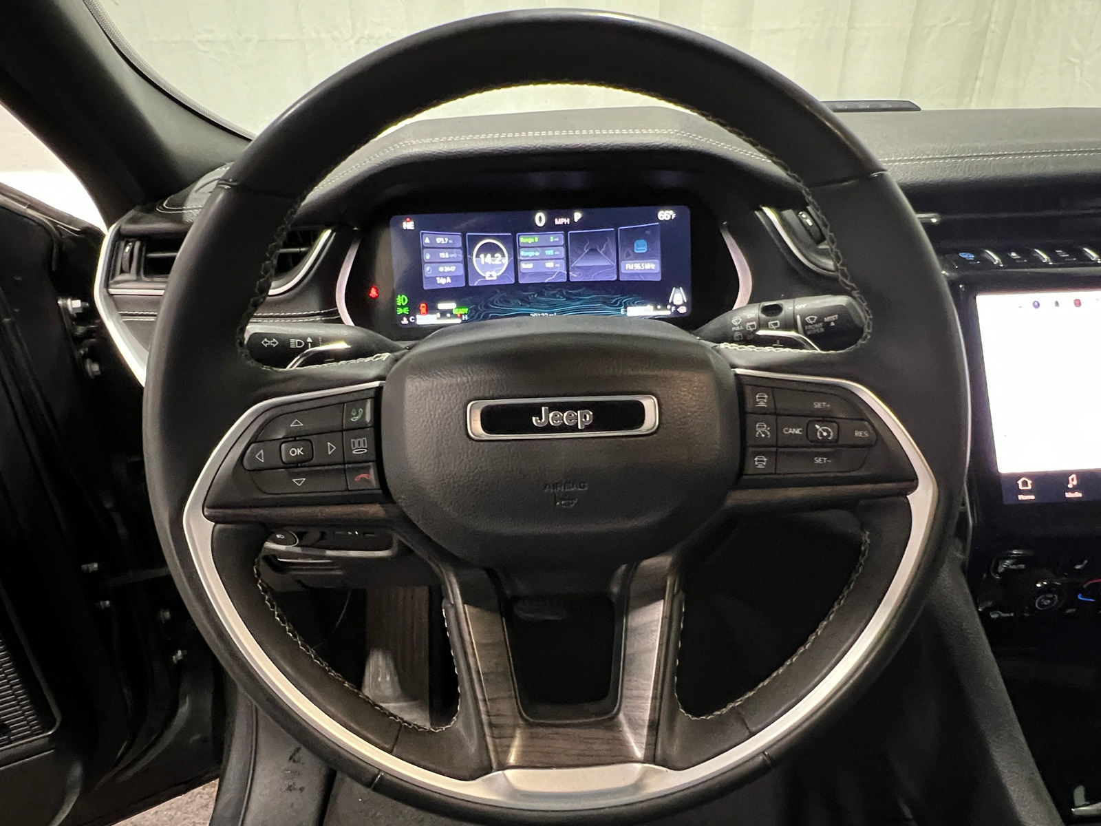 Thumbnail: 2024 Jeep Grand Cherokee - 4