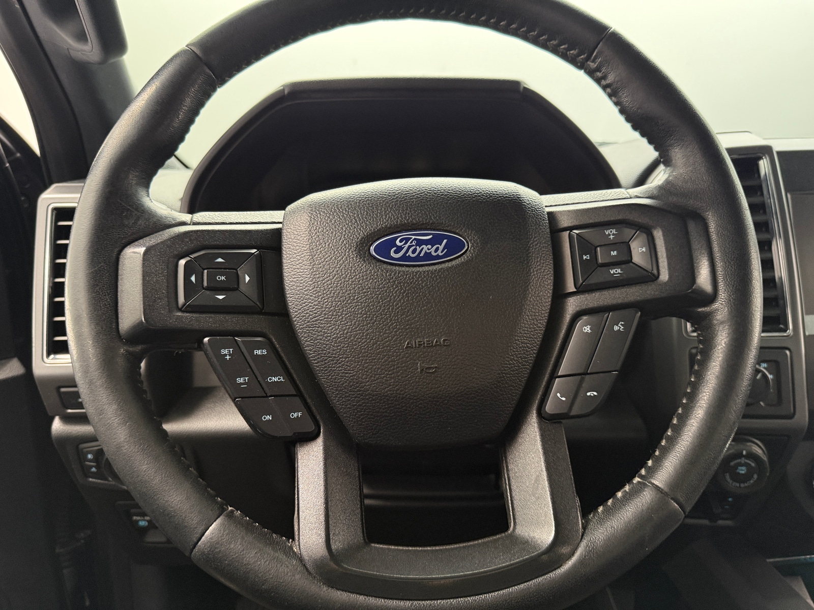 Thumbnail: 2020 Ford Econoline - 4