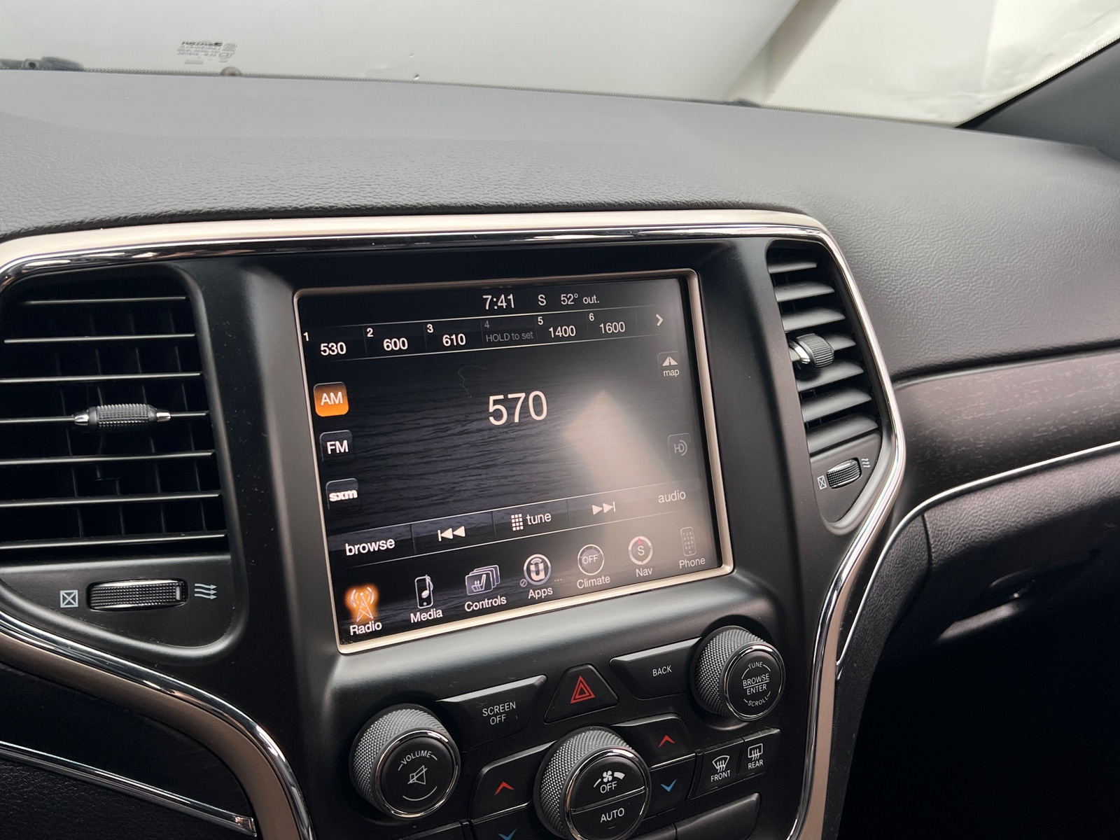 Thumbnail: 2015 Jeep Grand Cherokee - 3