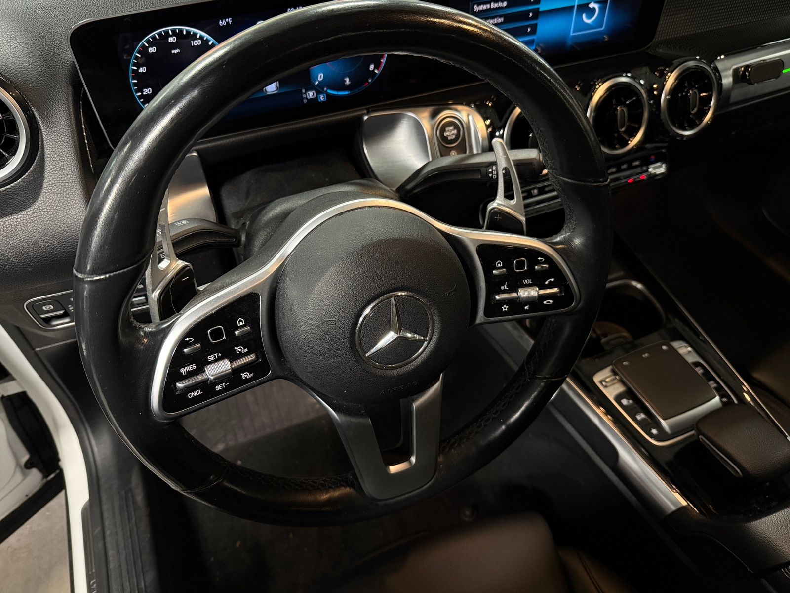 Thumbnail: 2020 Mercedes-Benz GLB - 4