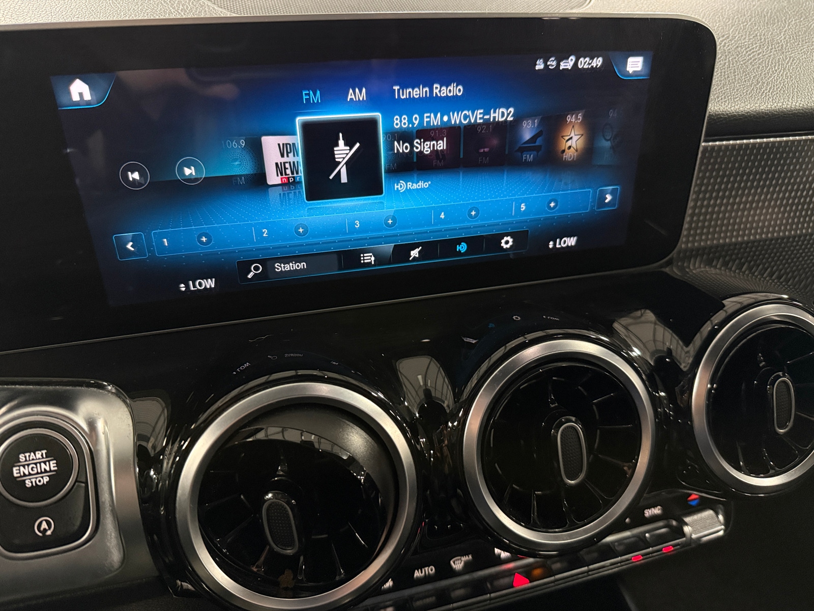 Thumbnail: 2020 Mercedes-Benz GLB - 3