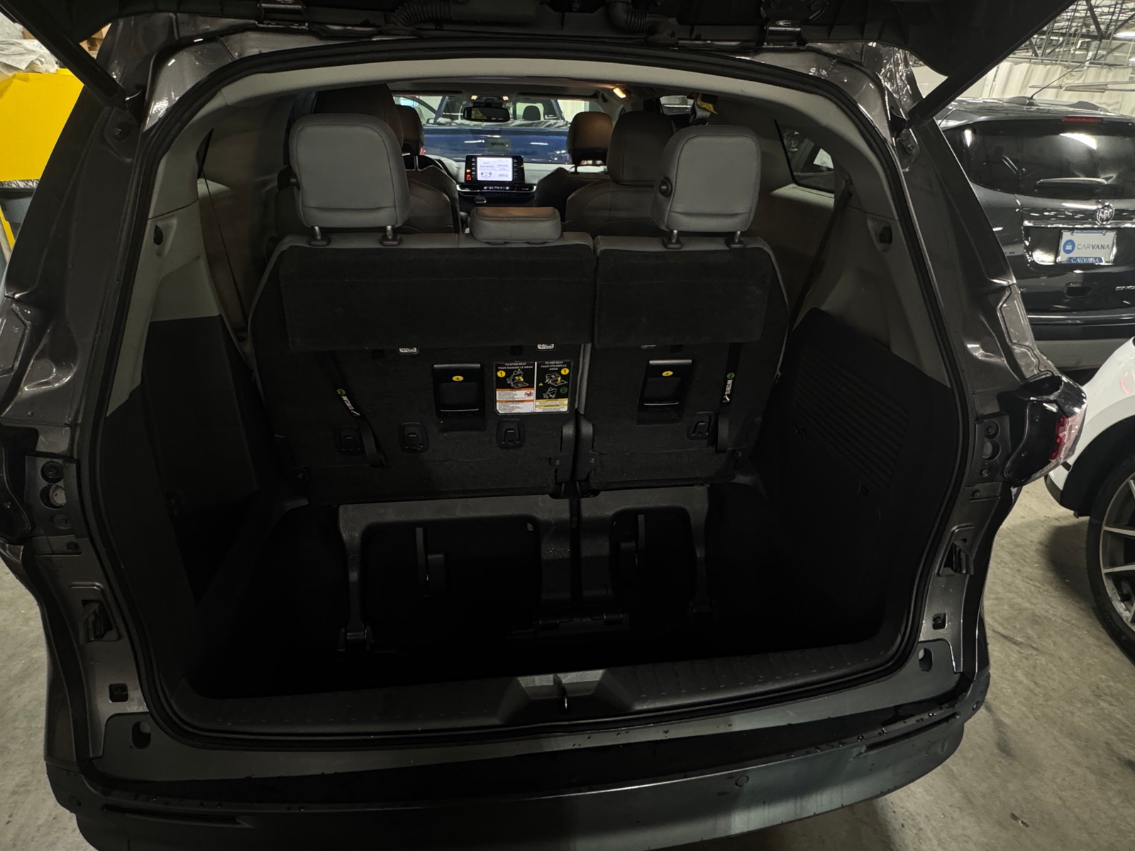 Thumbnail: 2021 Toyota Sienna - 6