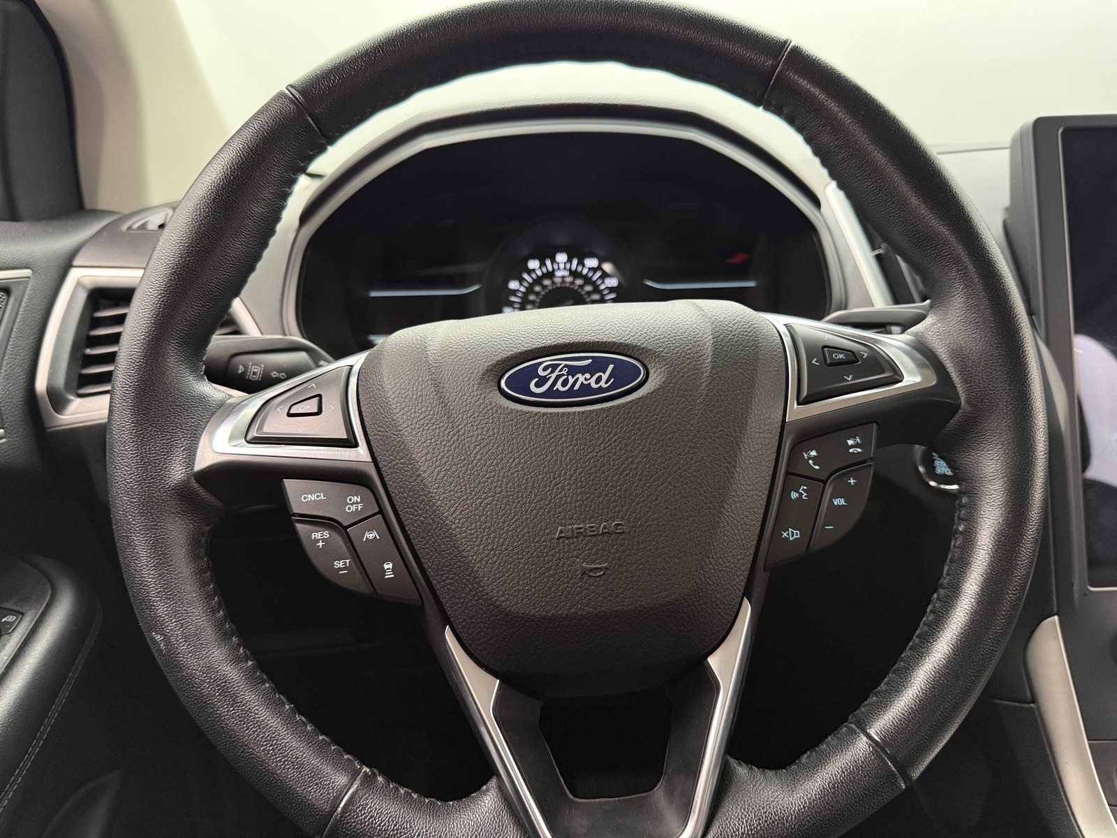 Thumbnail: 2023 Ford Edge - 4