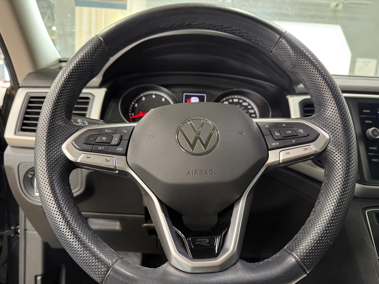 Thumbnail: 2021 Volkswagen Atlas - 4
