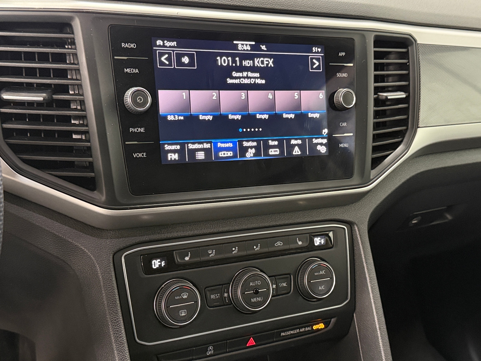 Thumbnail: 2021 Volkswagen Atlas - 3