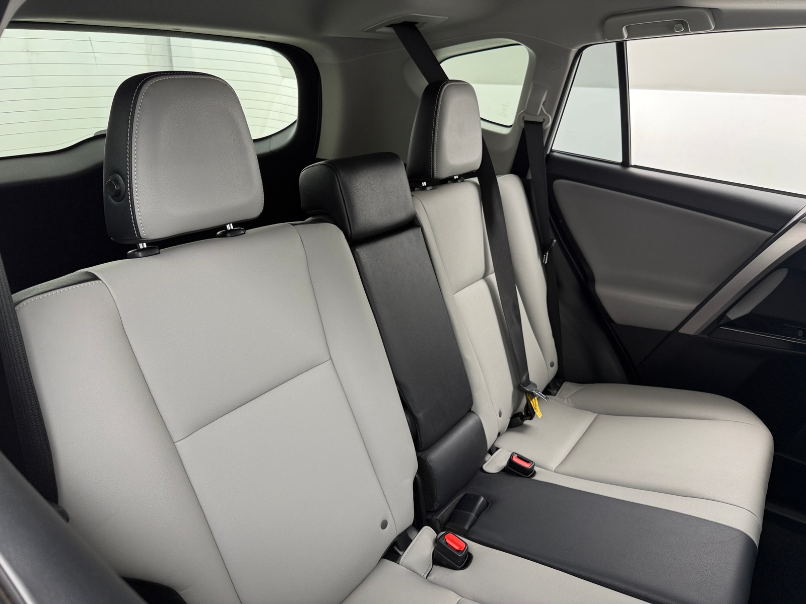Thumbnail: 2017 Toyota RAV4 - 5