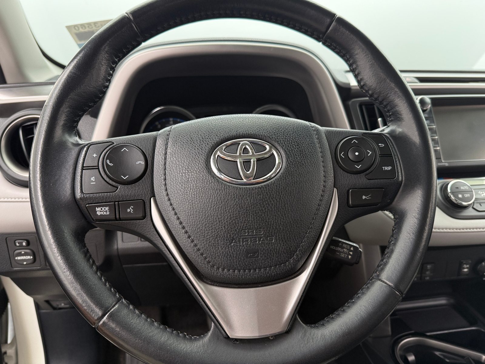 Thumbnail: 2017 Toyota RAV4 - 4