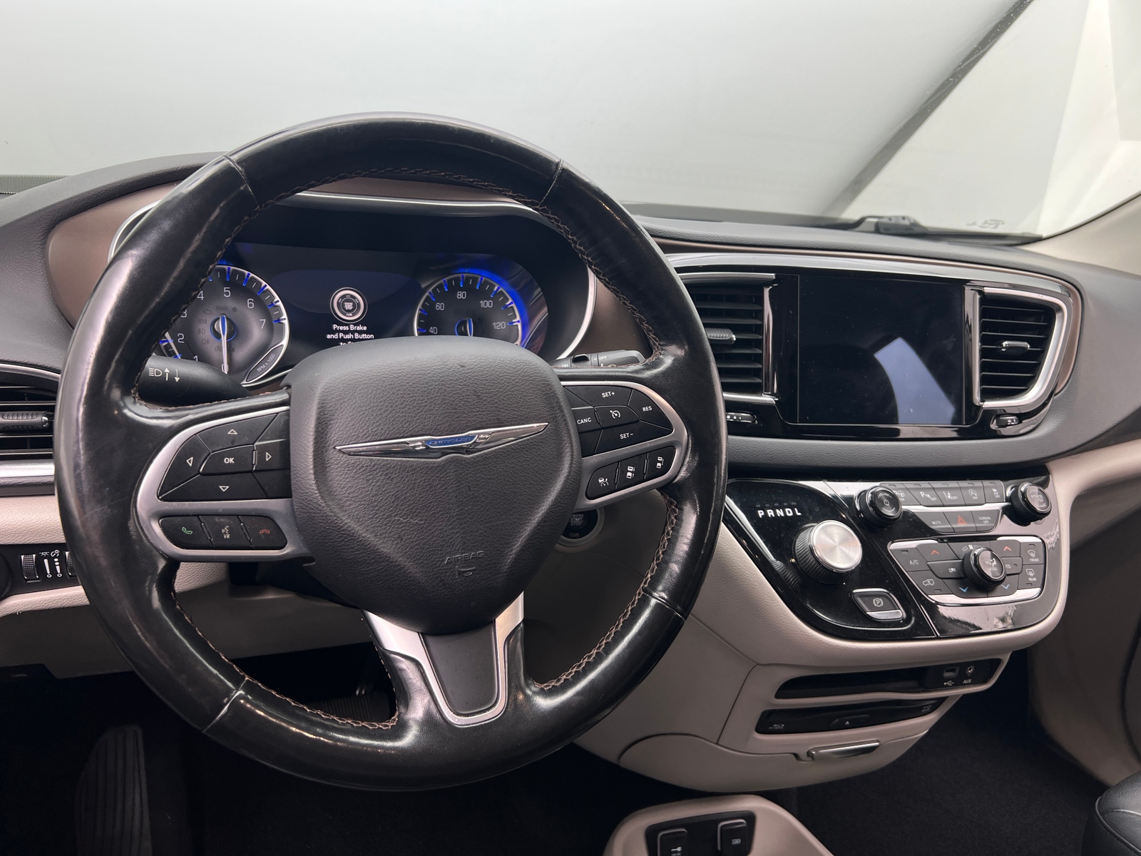 Thumbnail: 2019 Chrysler Pacifica - 4