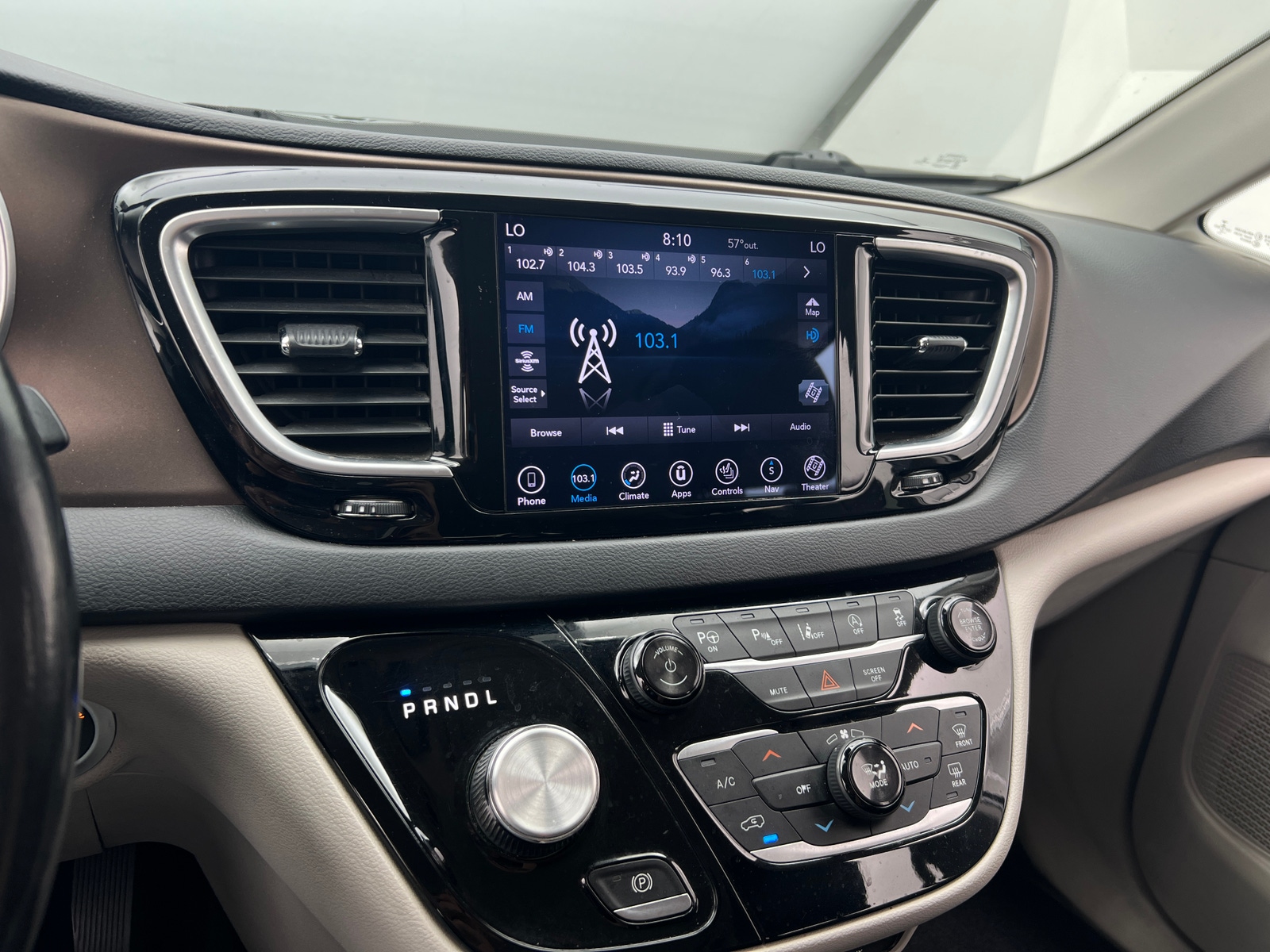 Thumbnail: 2019 Chrysler Pacifica - 3