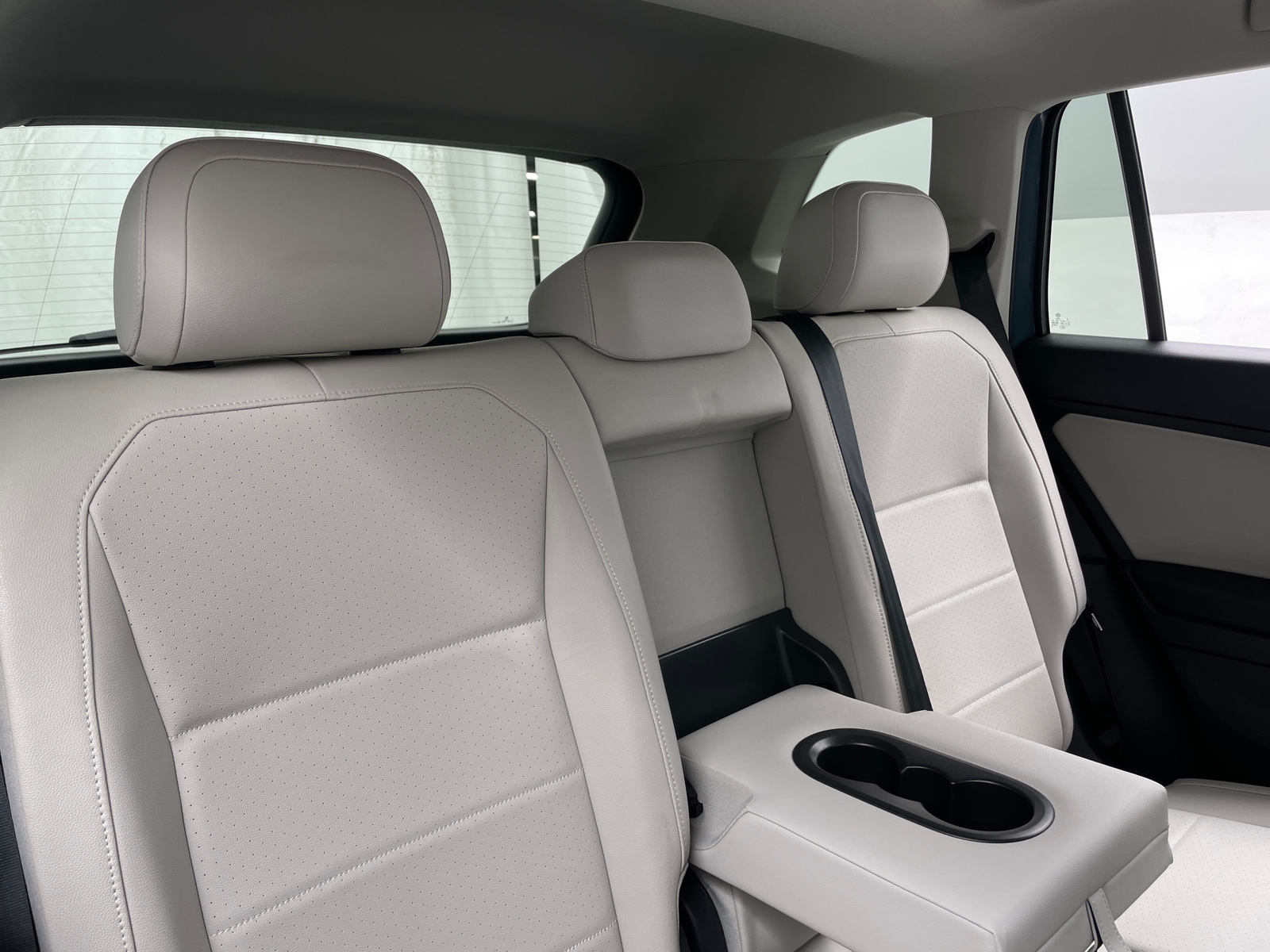 Thumbnail: 2020 Volkswagen Tiguan - 5