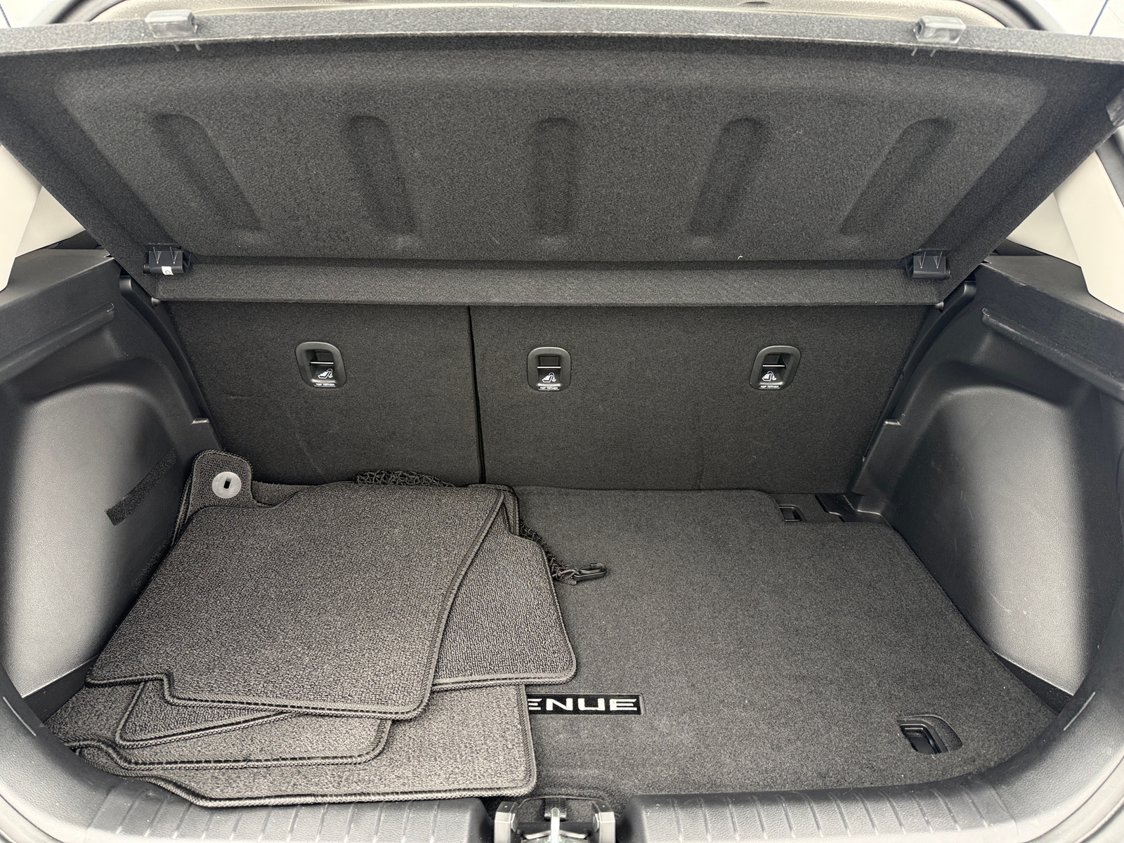 Thumbnail: 2023 Hyundai Venue - 7