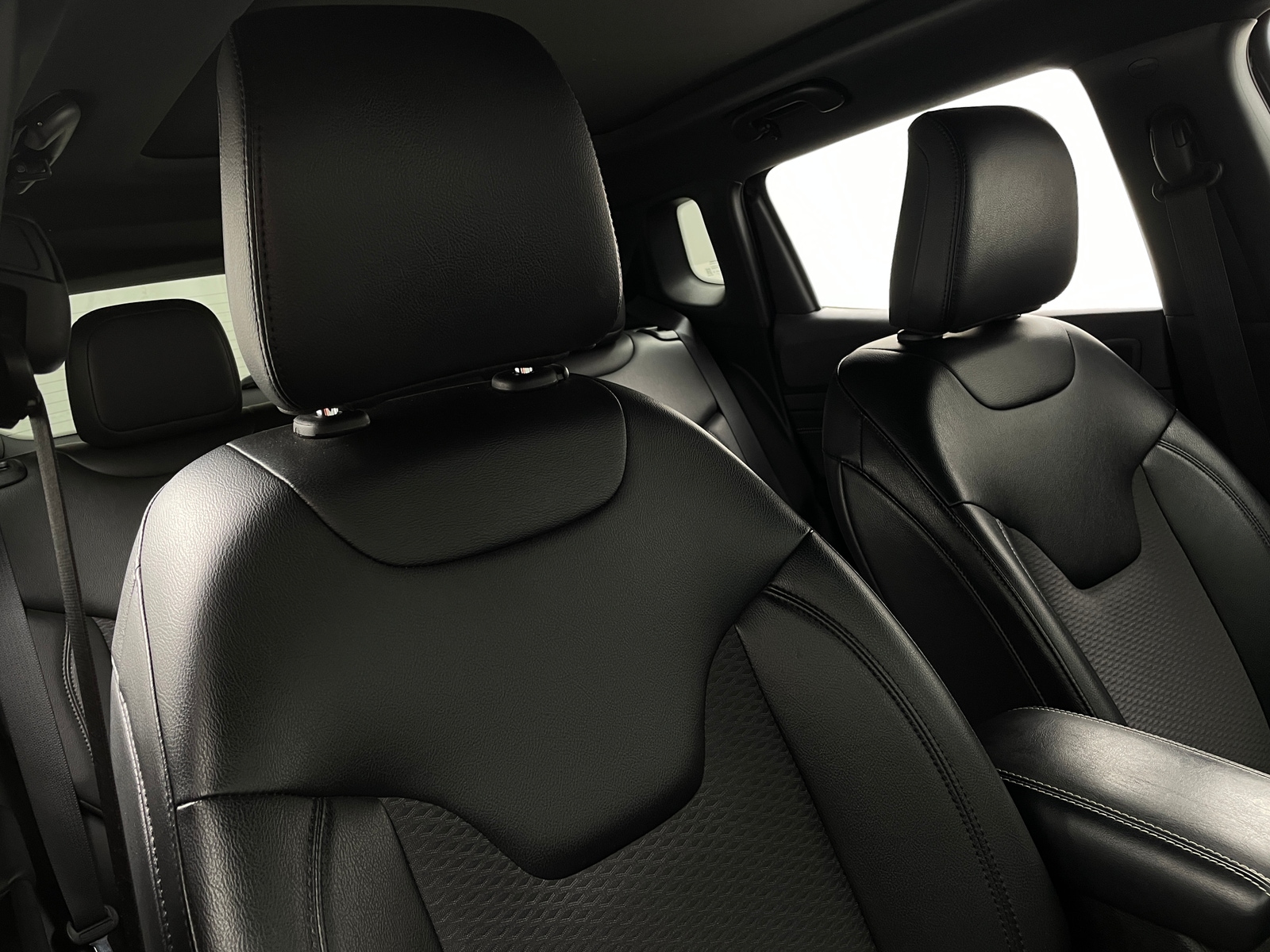 Thumbnail: 2022 Jeep Compass - 2