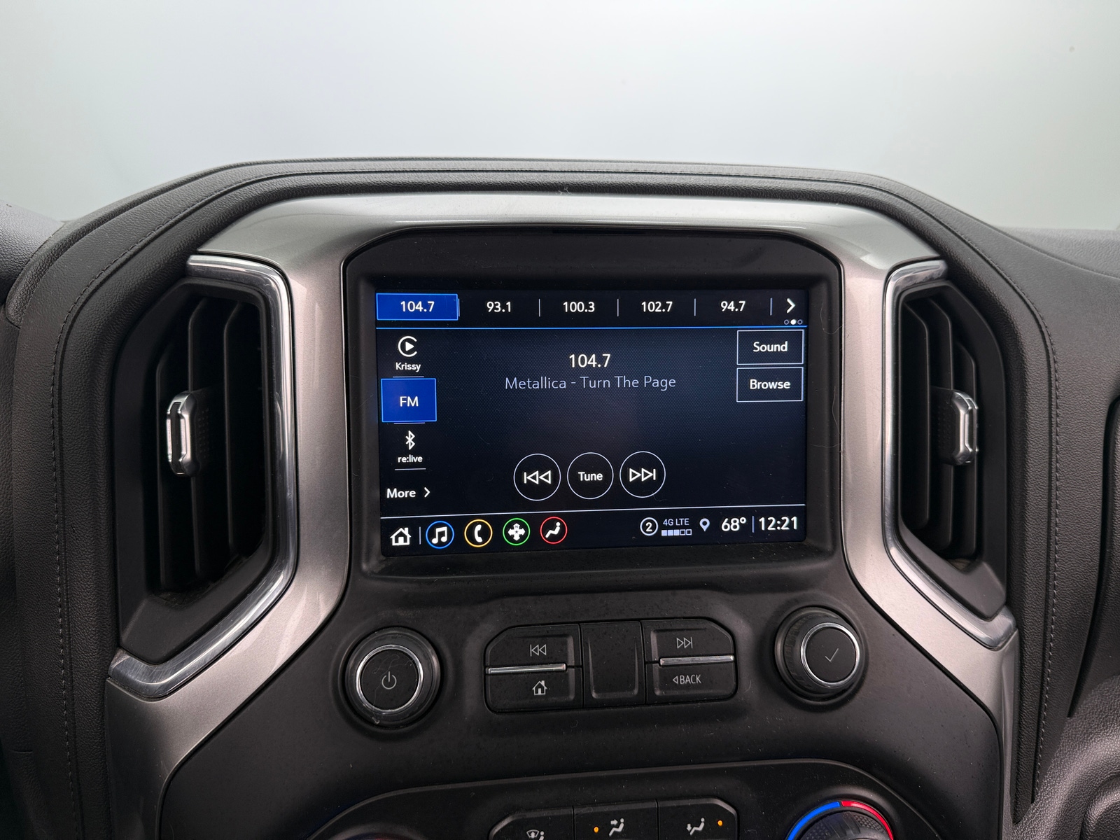 Thumbnail: 2022 Chevrolet Silverado 1500 - 3