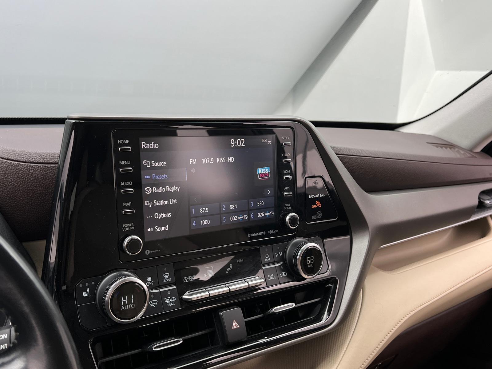 Thumbnail: 2020 Toyota Highlander - 3