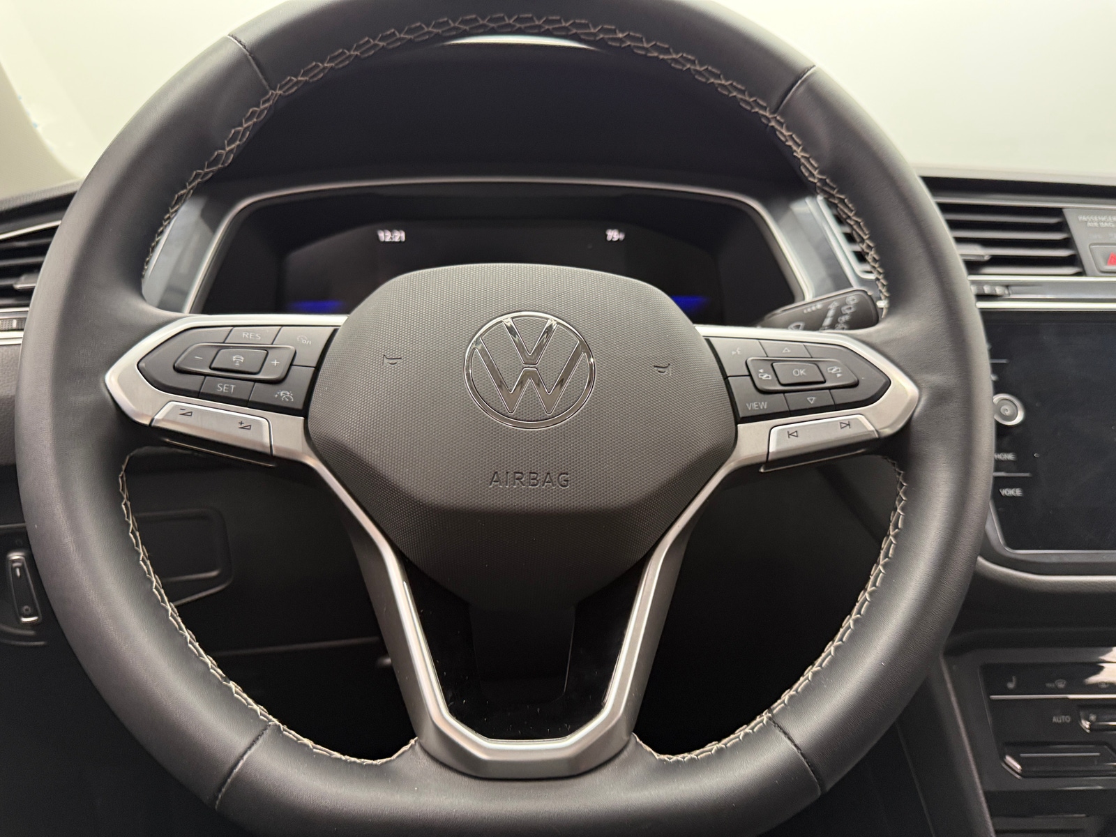 Thumbnail: 2024 Volkswagen Tiguan - 4