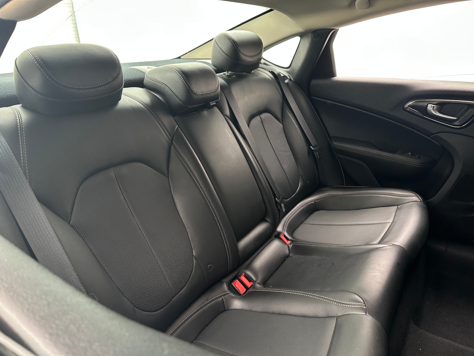 Thumbnail: 2015 Chrysler 200 - 5